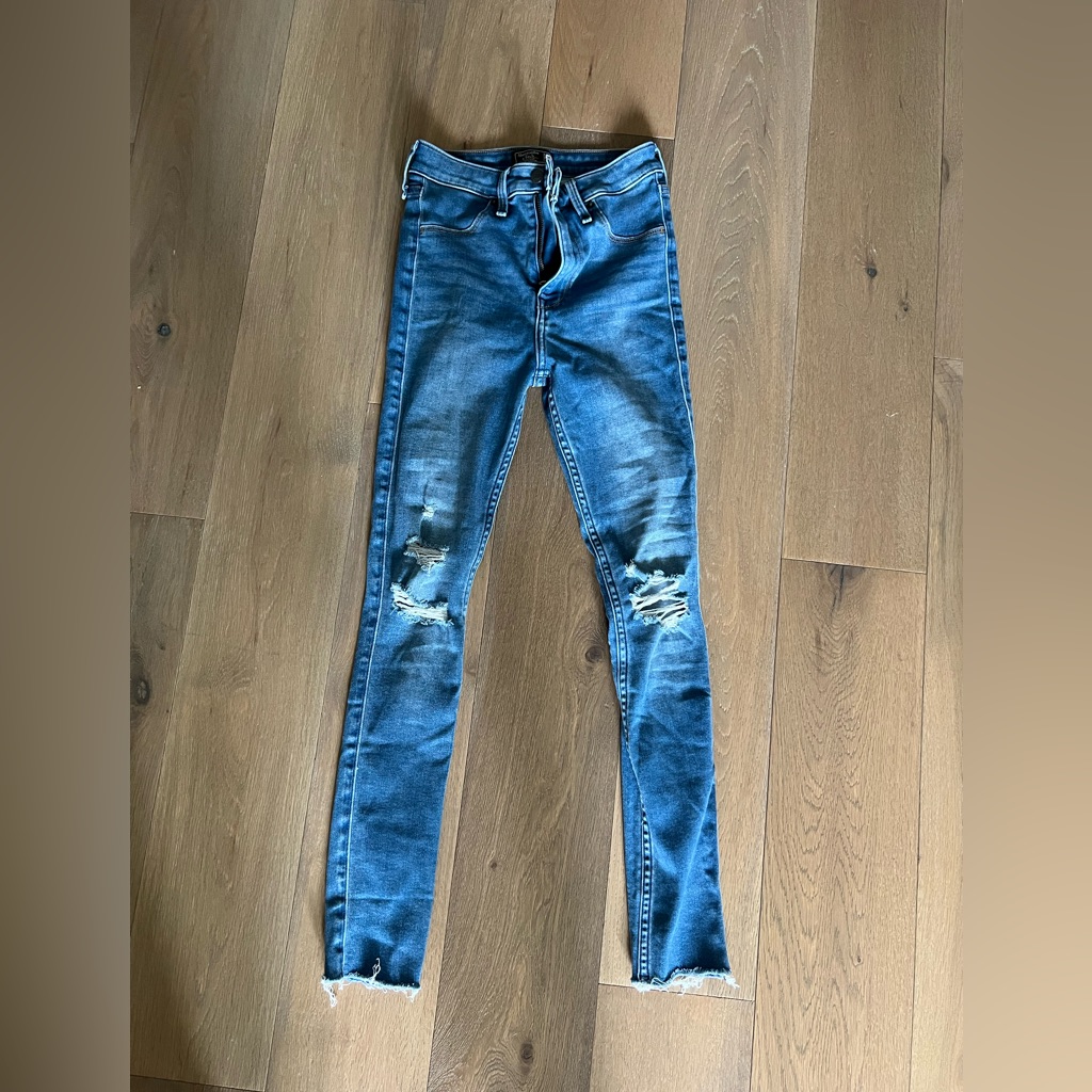 Abercrombie  Fitch Jean Leggings 24s
